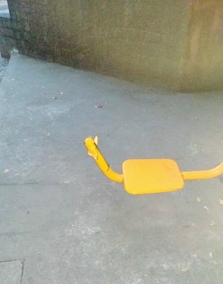 Aparelho academia Saúde quebrado 3 Aparelho academia Saúde quebrado 3