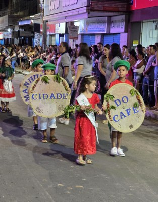 Desfile 101 anos Manhumirim 6