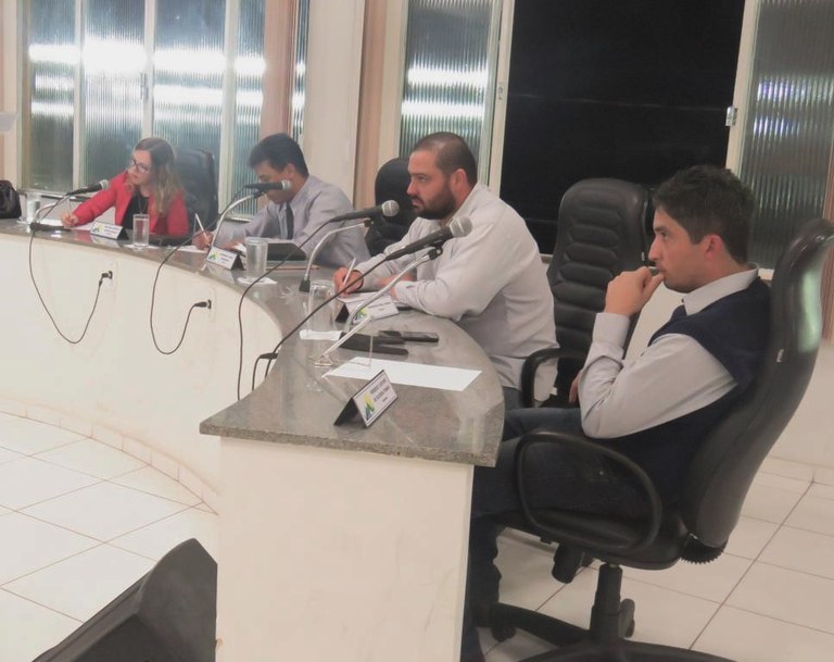 Foto mais escura Foto mais escura