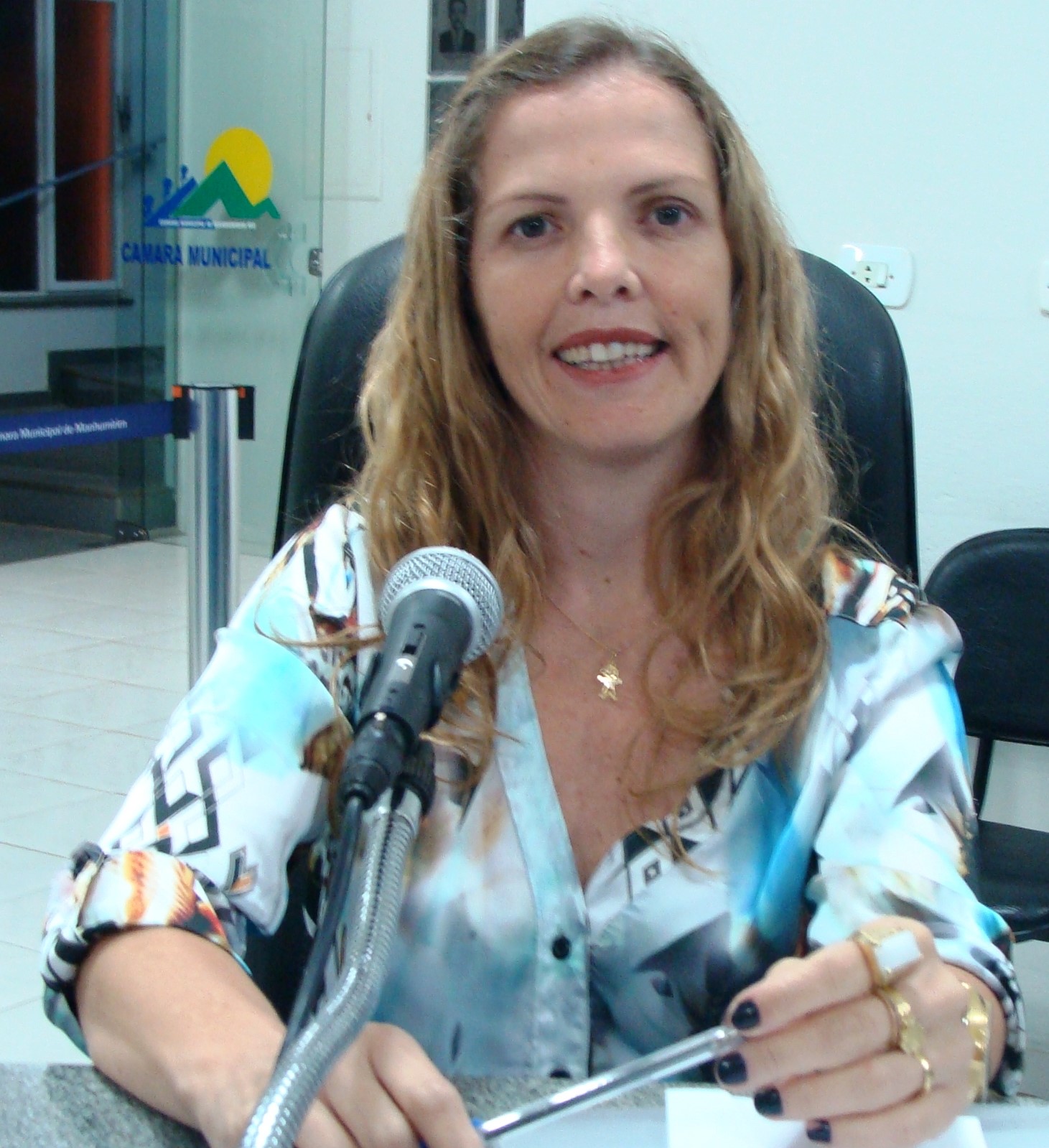 Requerimentos perguntam sobre gastos e licitações