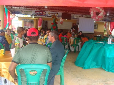 CAPS de Manhumirim faz festa de Natal