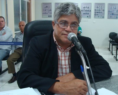 Indicação pede construção de canil municipal (Helinho)