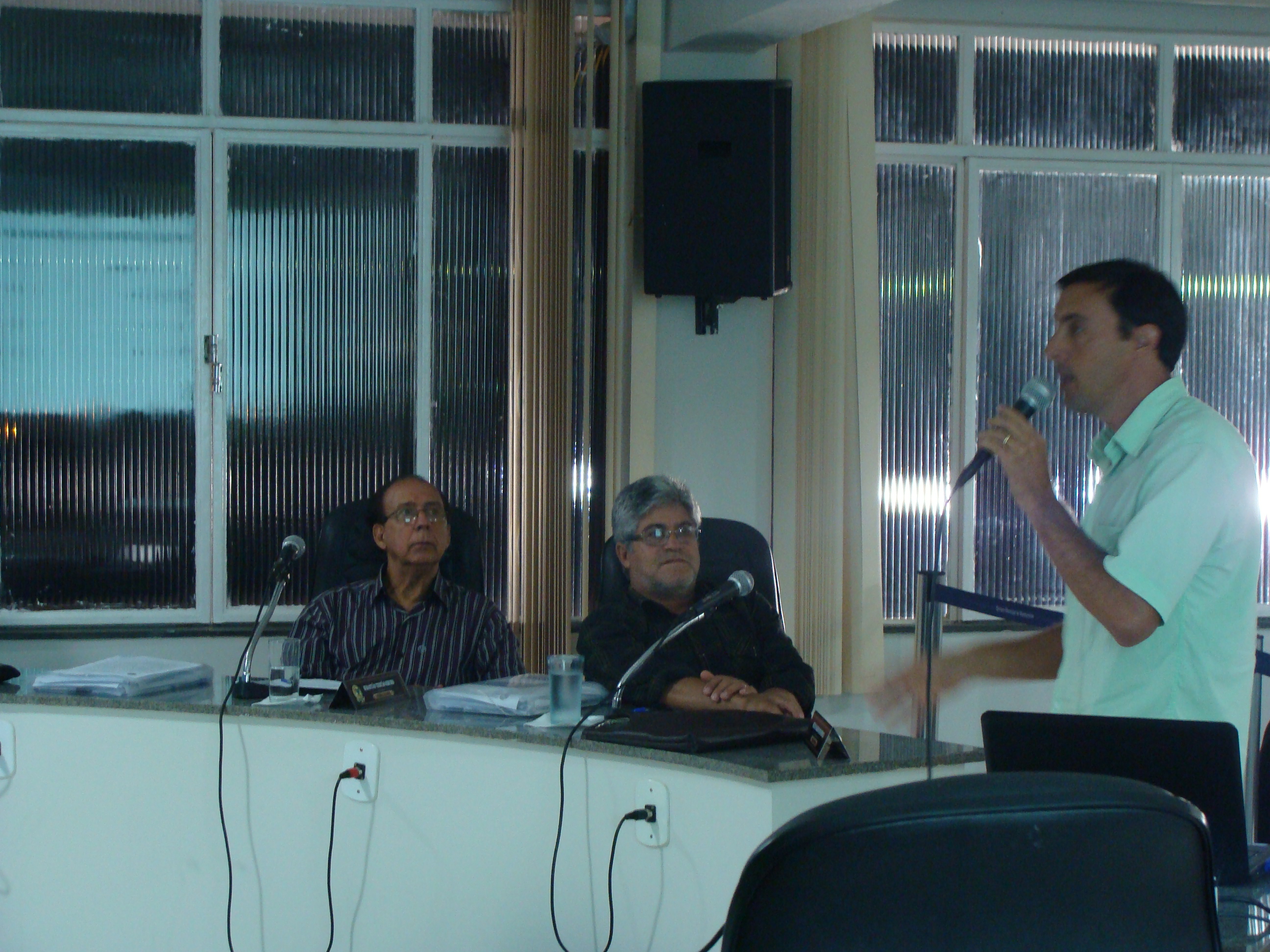 Emater apresenta relatório de 2014 à Câmara de Manhumirim