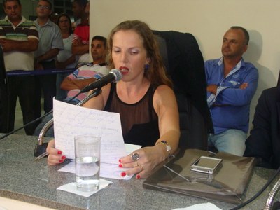 Câmara de Manhumirim conclui trabalho da CP e votação acontece em clima tenso