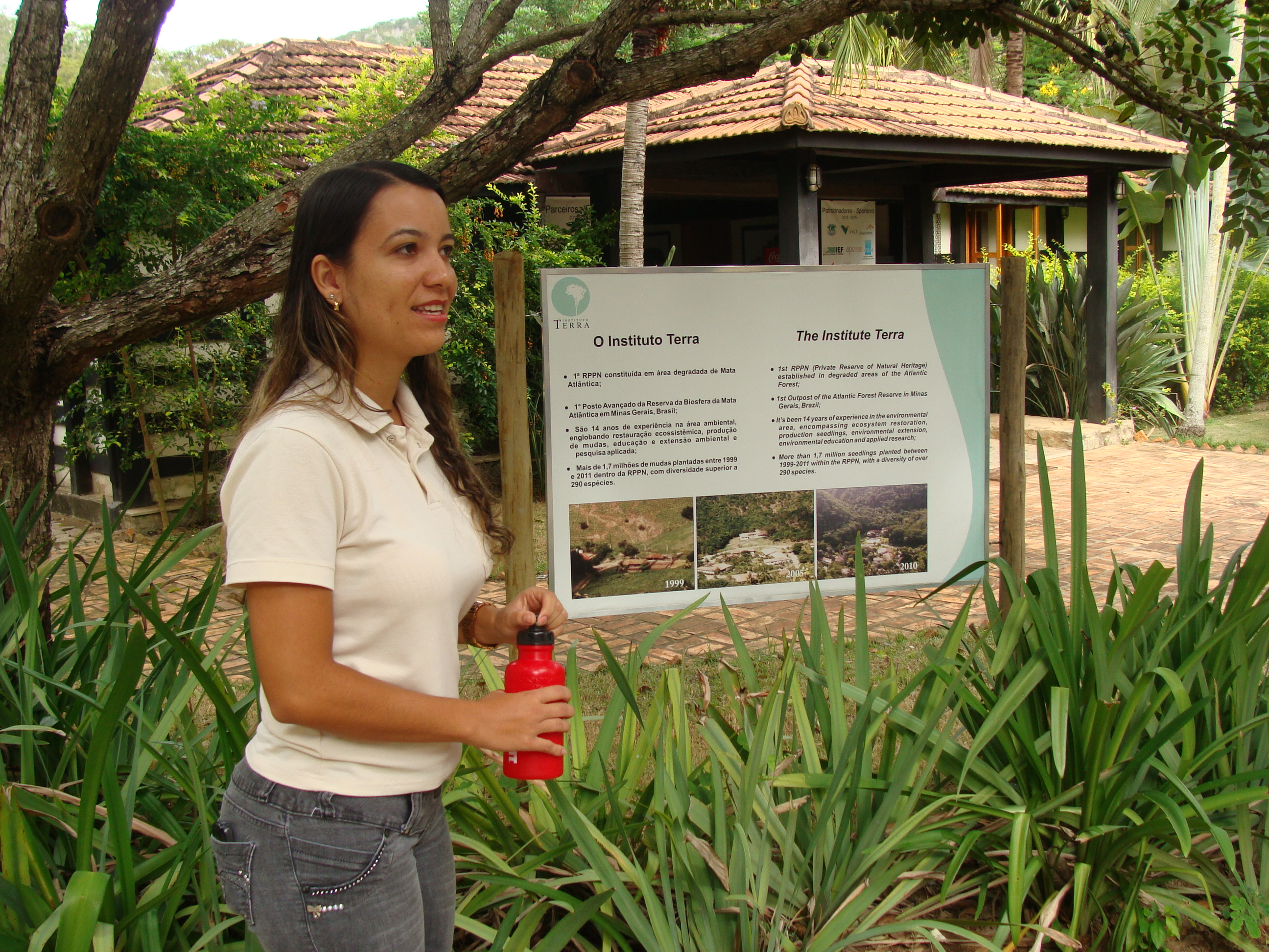 Comitiva de Manhumirim busca apoio para projeto de recuperação das nascentes