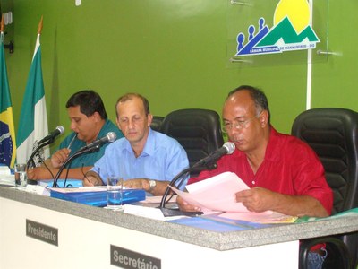 Presidente Dário Veiga (C), vice-presidente Ivan Caetano (E) e secretário, vereador João da Casa Franco também apoiaram a indicação.