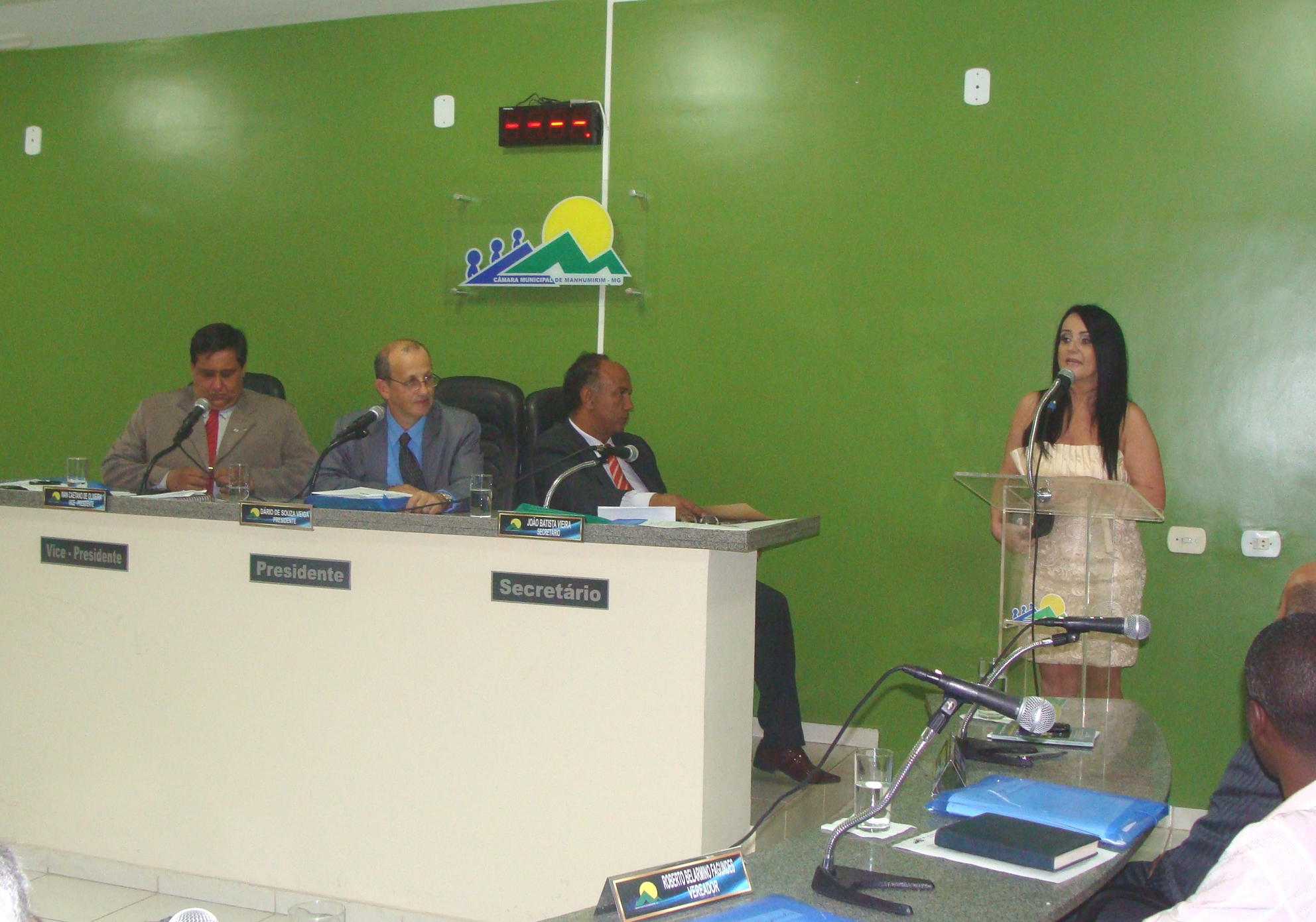 Moção congratula delegada que já atuou em Manhumirim