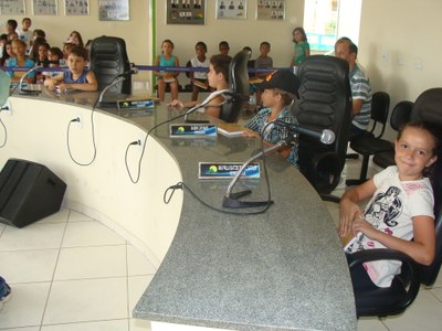 Alunos da Escola Alfredo Breder visitaram a Câmara
