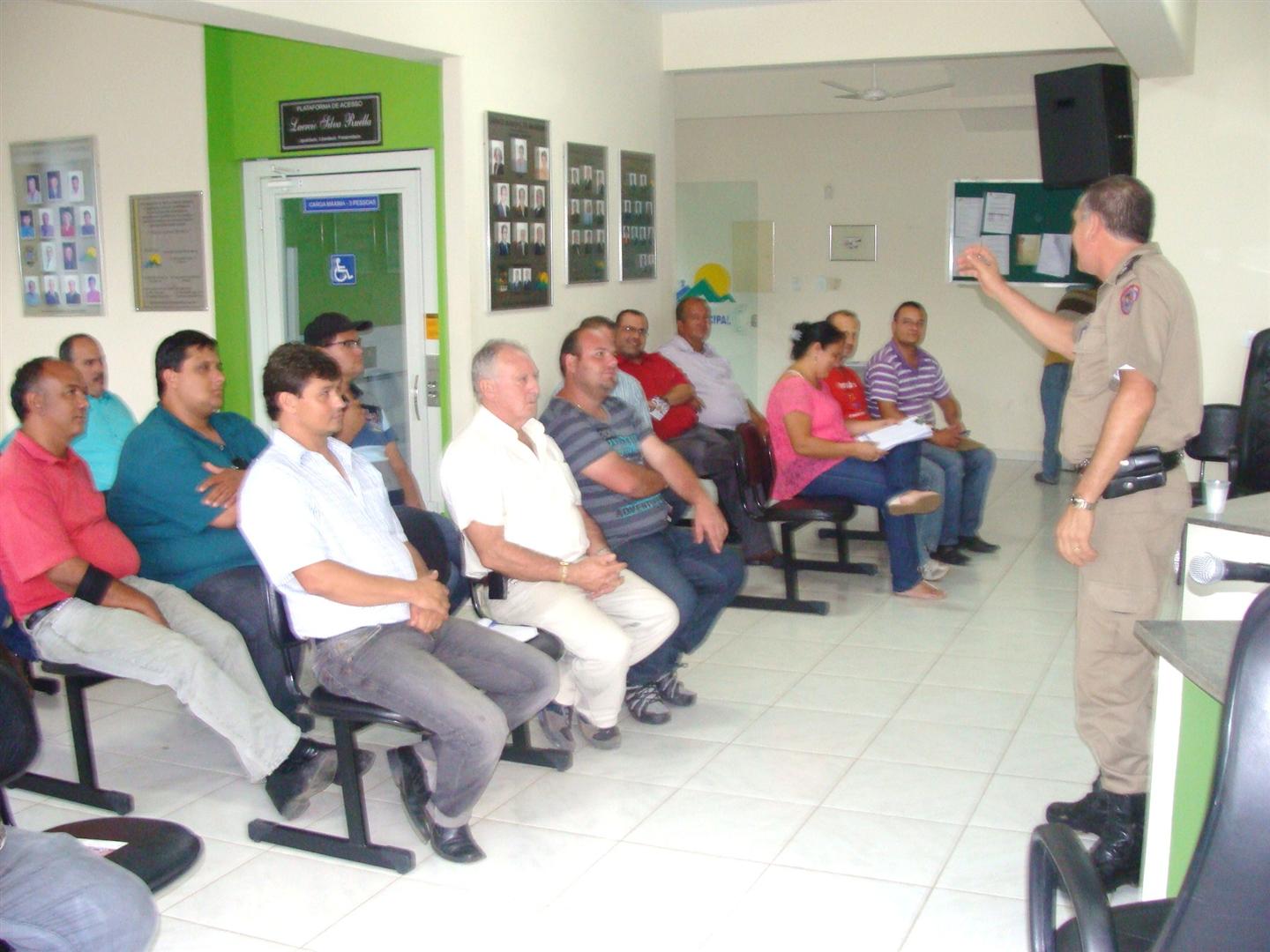 Secretários municipais e vereadores participaram