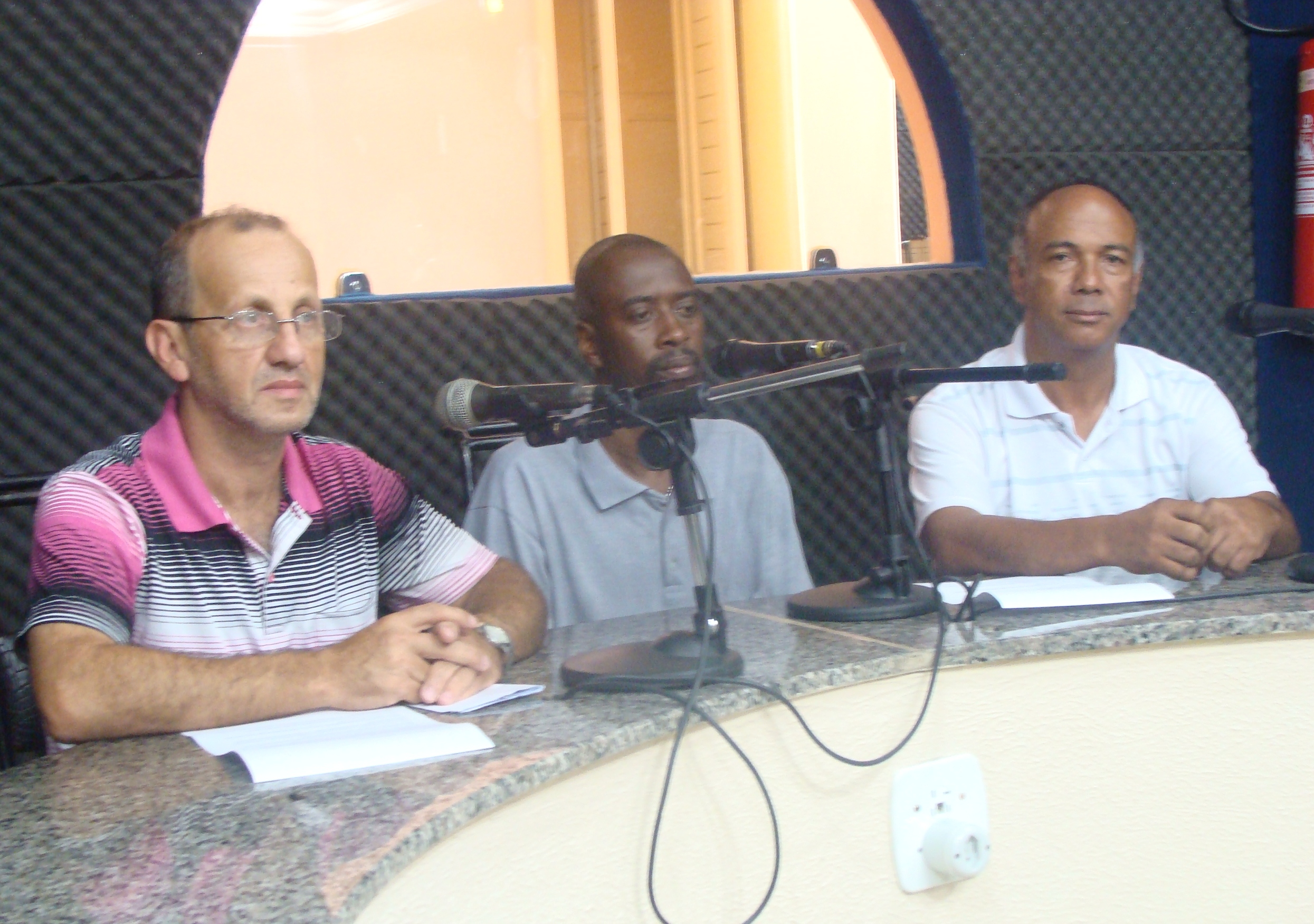 Presidentes atual e eleito para 2015 dão entrevista na Rádio Manhumirim AM