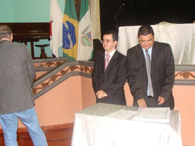 Justiça Eleitoral diploma eleitos em Manhumirim