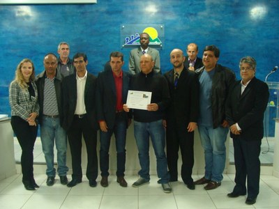 Moção homenageia garis de Manhumirim