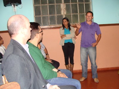 Manhumirim recebe plano sobre coleta e manejo do lixo municipal