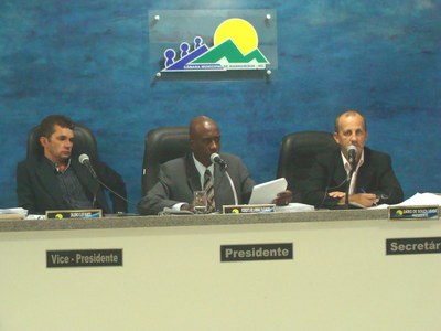 Câmara de Manhumirim rejeita projeto para contratar consórcio de iluminação pública