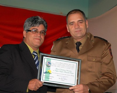 Capitão Rogério Pereira agora é cidadão de Manhumirim.