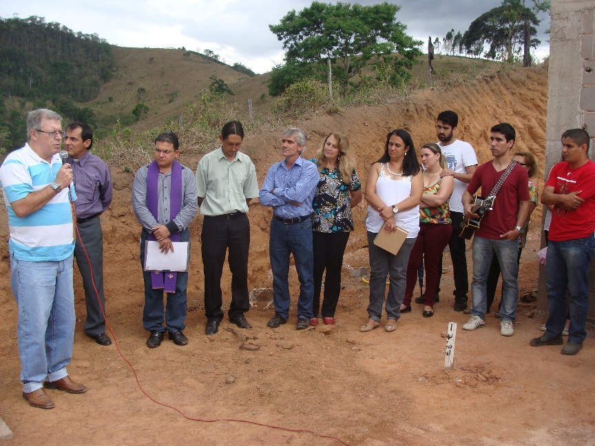 APAC de Manhumirim lança pedra fundamental