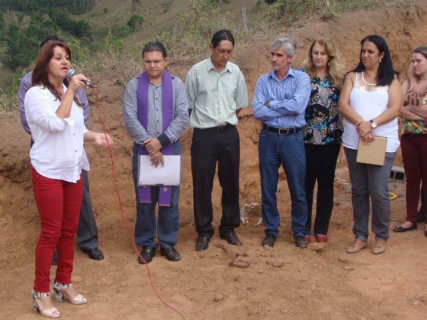 APAC de Manhumirim lança pedra fundamental