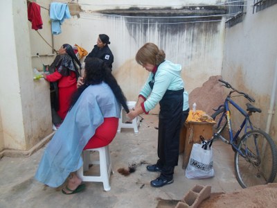 Dia de beleza no presídio de Manhumirim