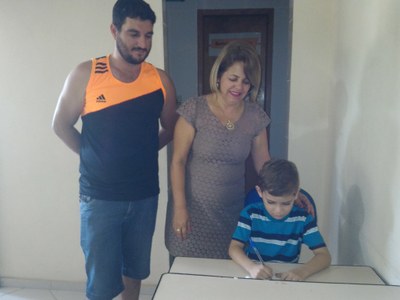 pai Darci menino mesa pai Darci menino mesa