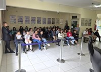 Alunos das escolas Alfredo Breder e Narciso Rabelo visitaram a Câmara