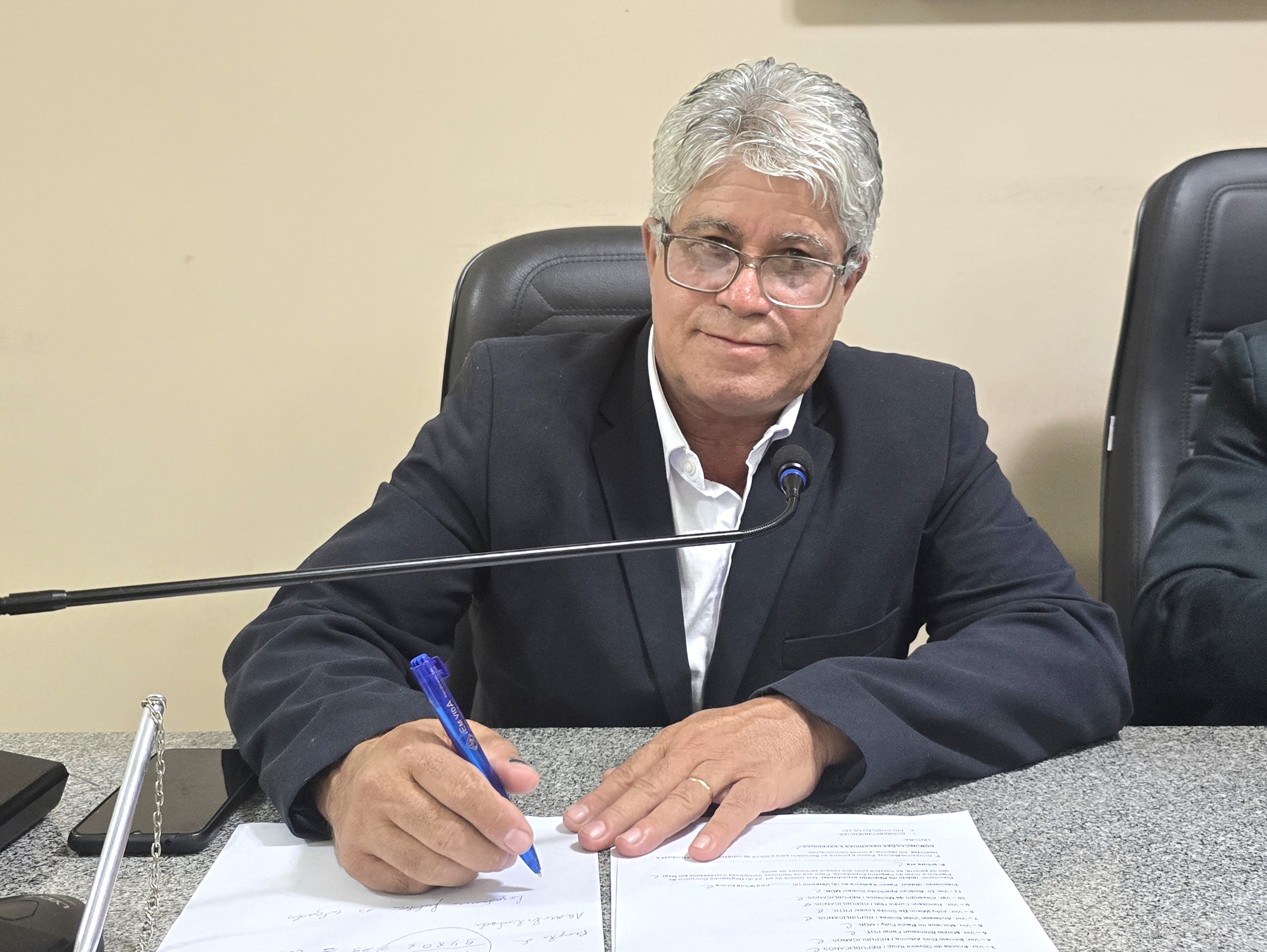 Aprovado PL que regulamenta uso de veículos do Município