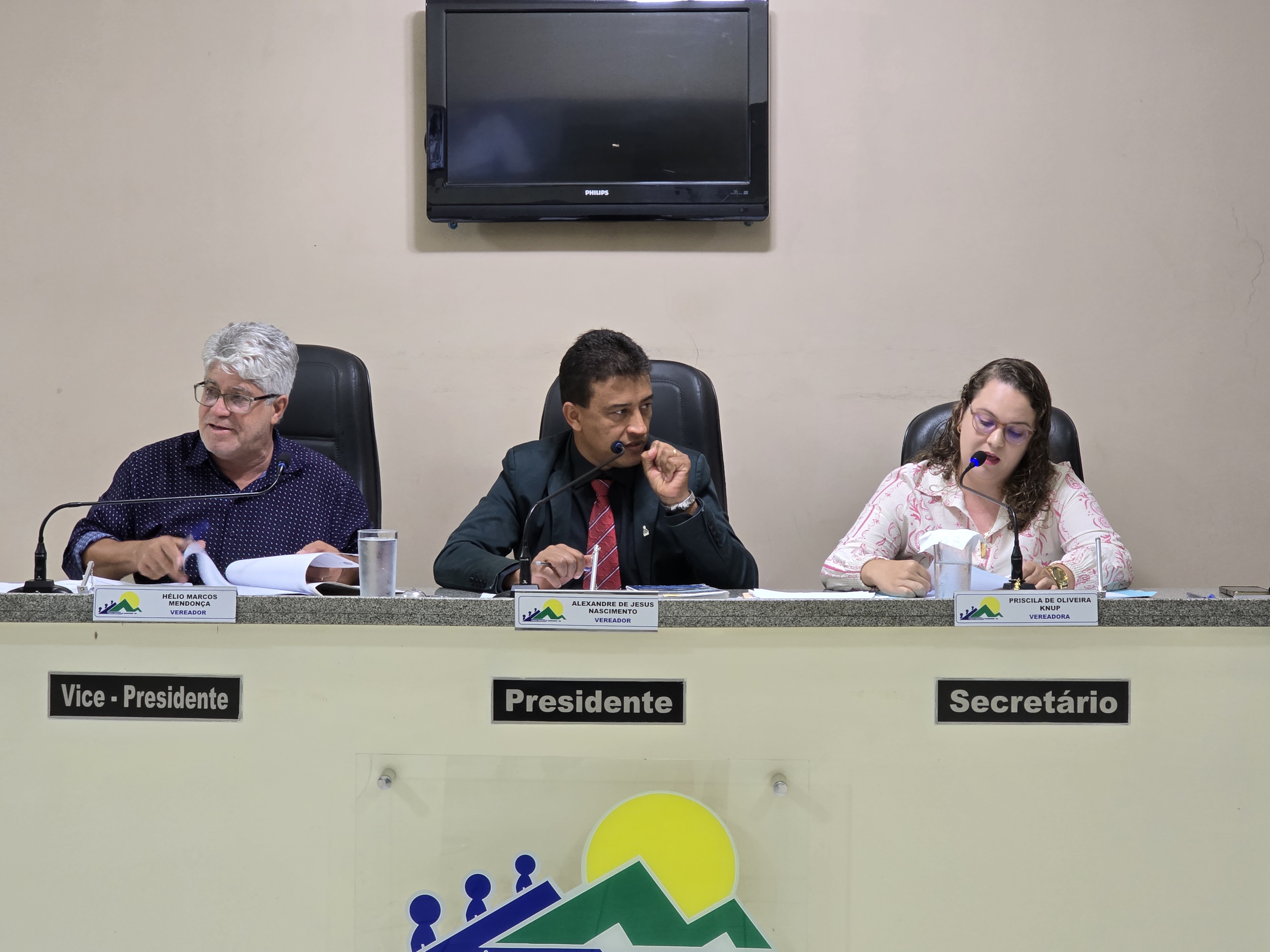 Aprovado projeto de lei que recompõe perdas salariais dos servidores da Câmara