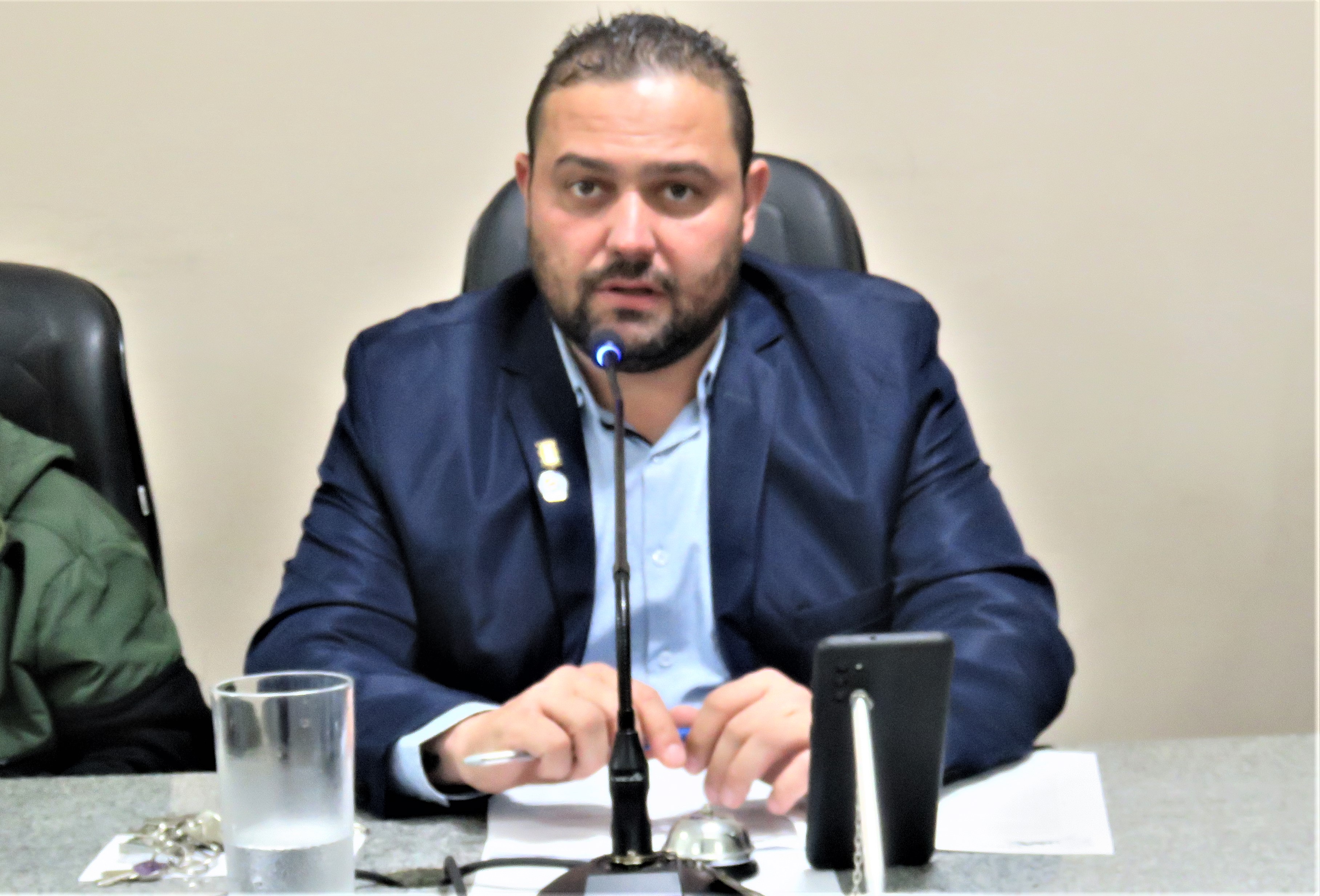 Avenida Padre Júlio Maria teve pedido de capina do barranco