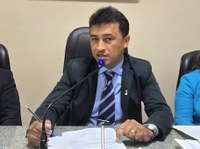 Banheiros da Prefeitura e do almoxarifado precisam de reforma