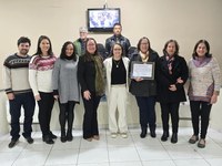 Câmara faz homenagem à professora Helena Sanglard por sua trajetória na educação municipal