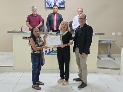 Câmara homenageia “Dona Baiana” com 109 anos, moradora do Bairro Santa Rita