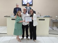 Claudemiro Huebra do Kaddé Cabeleireiro recebeu congratulação na Câmara