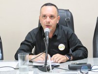 Escadaria da Rua Nunes da Rosa à Caetano Flora precisa de revitalização