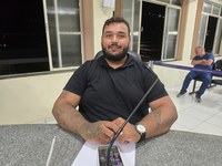 Indicação defende que sejam contratados monitores para os veículos escolares