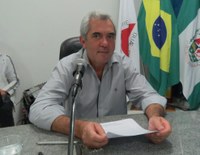 Indicações solicitam luminárias onde já tem postes