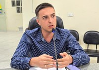 Moradores pedem correção na placa da obra do CREAS 