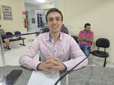 Necessidade de recapeamento da Rua Trinta e Um de Julho no Bairro São Vicente