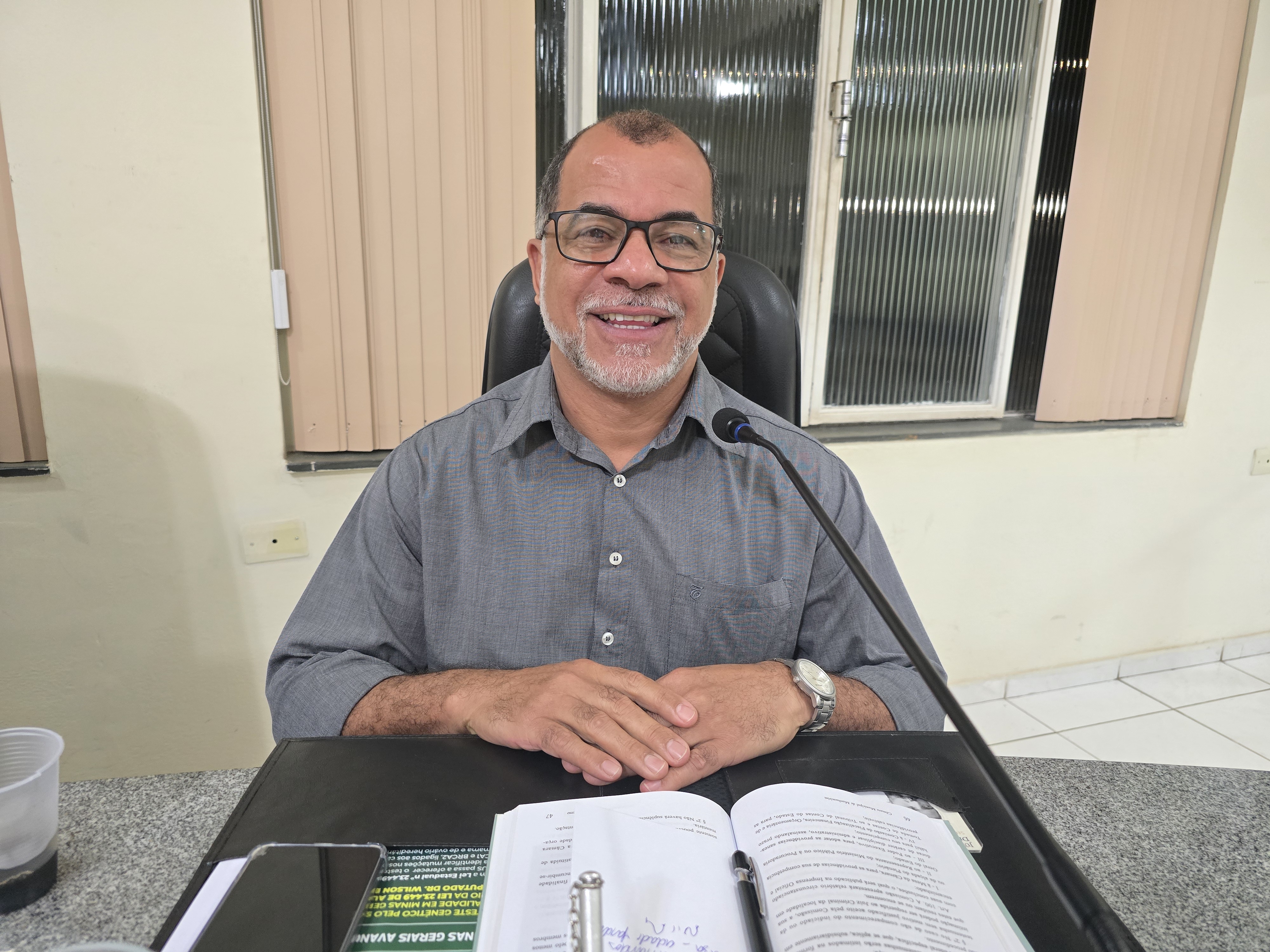 Pavimentação da Rua Elias Fernandes de Souza precisa de conserto dos buracos