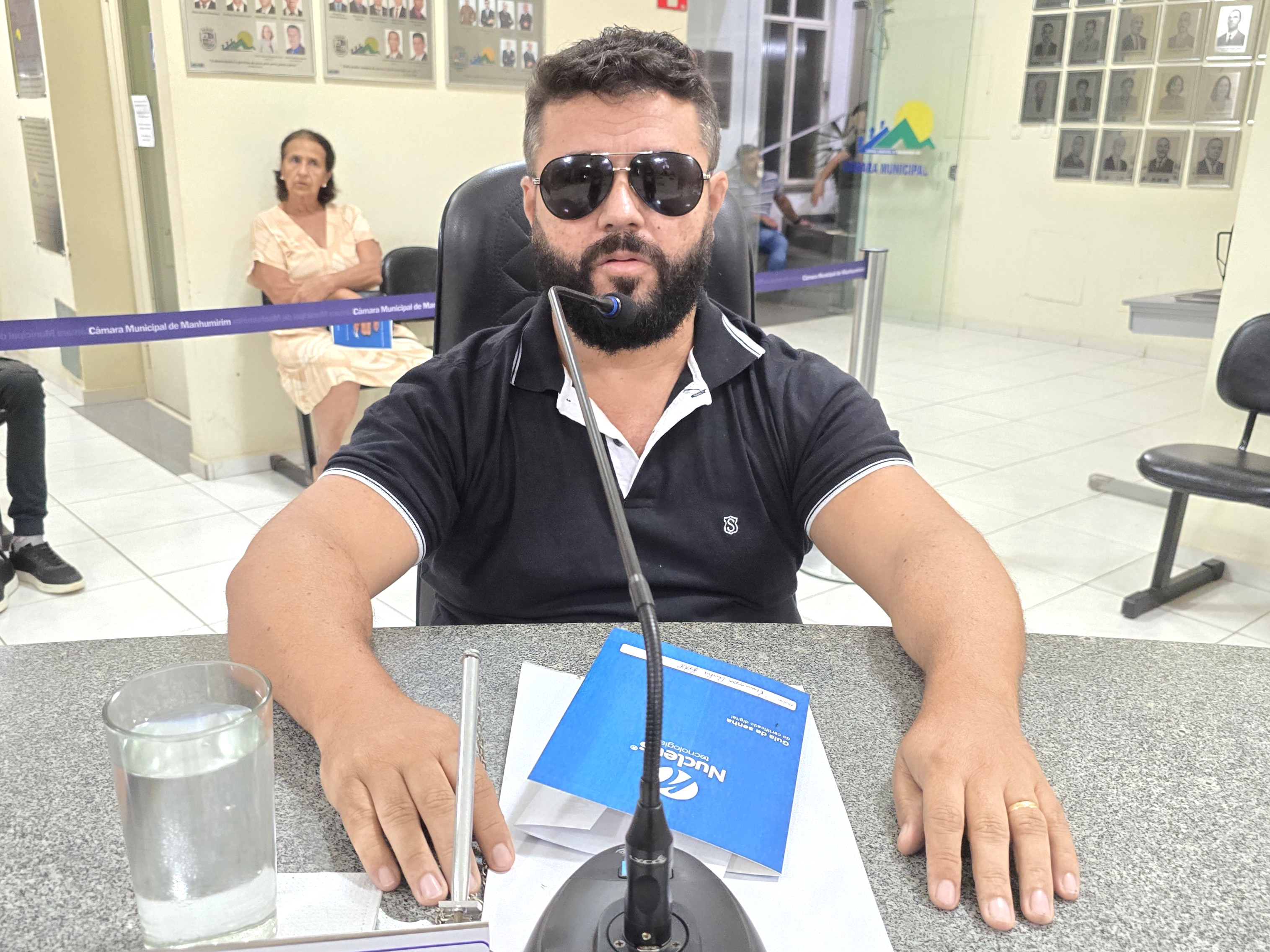 Pedido de vestiários para todas as quadras esportivas do Município