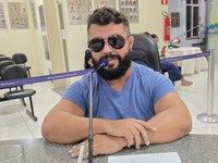 Piso tátil no acesso às escolas do Município