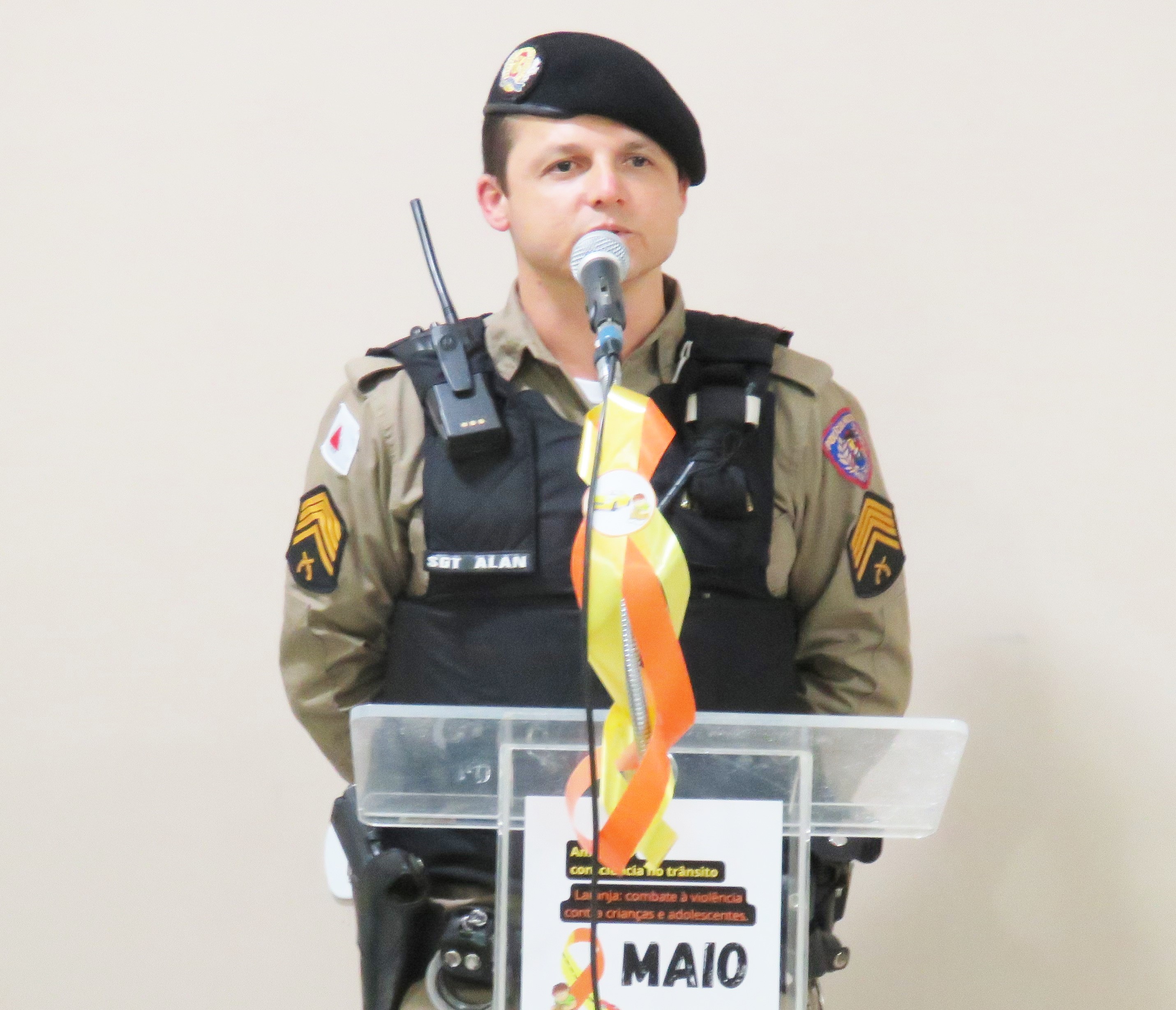 PM vai à Câmara e alerta para necessidade de lei que regulamente o transporte de passageiros por aplicativos em Manhumirim