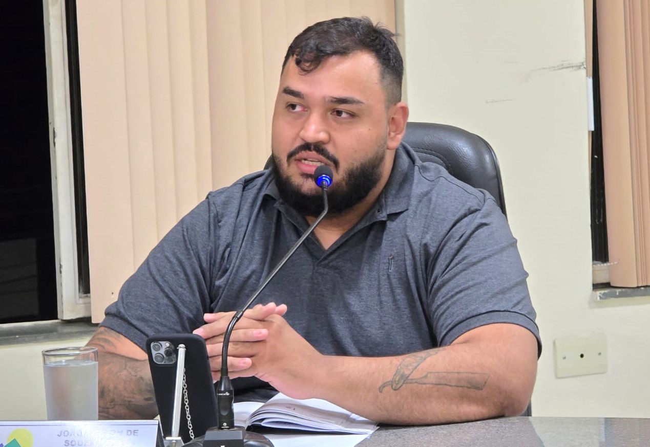 Quadra de esportes da Escola Padre Geraldo Silva precisa de manutenção