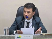 Requerimento pergunta sobre salário de diretores, vice-diretores e supervisores escolares e pede mais valorização destes cargos