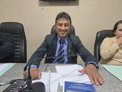 Rua Antônio Carlos precisando de placas indicativas