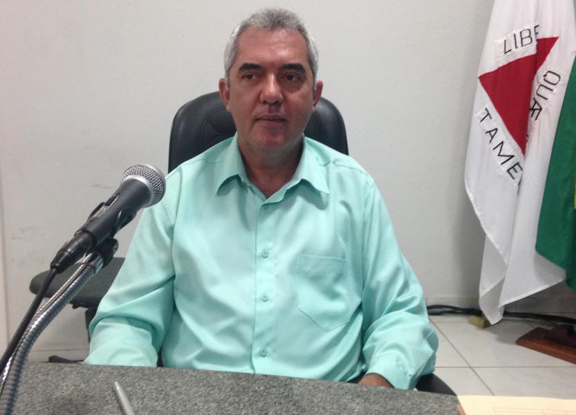 Rua Vila Isabel precisa de iluminação, novo calçamento e alambrado