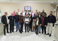 Vereadores fazem homenagem ao ex-vereador Nilton Santana