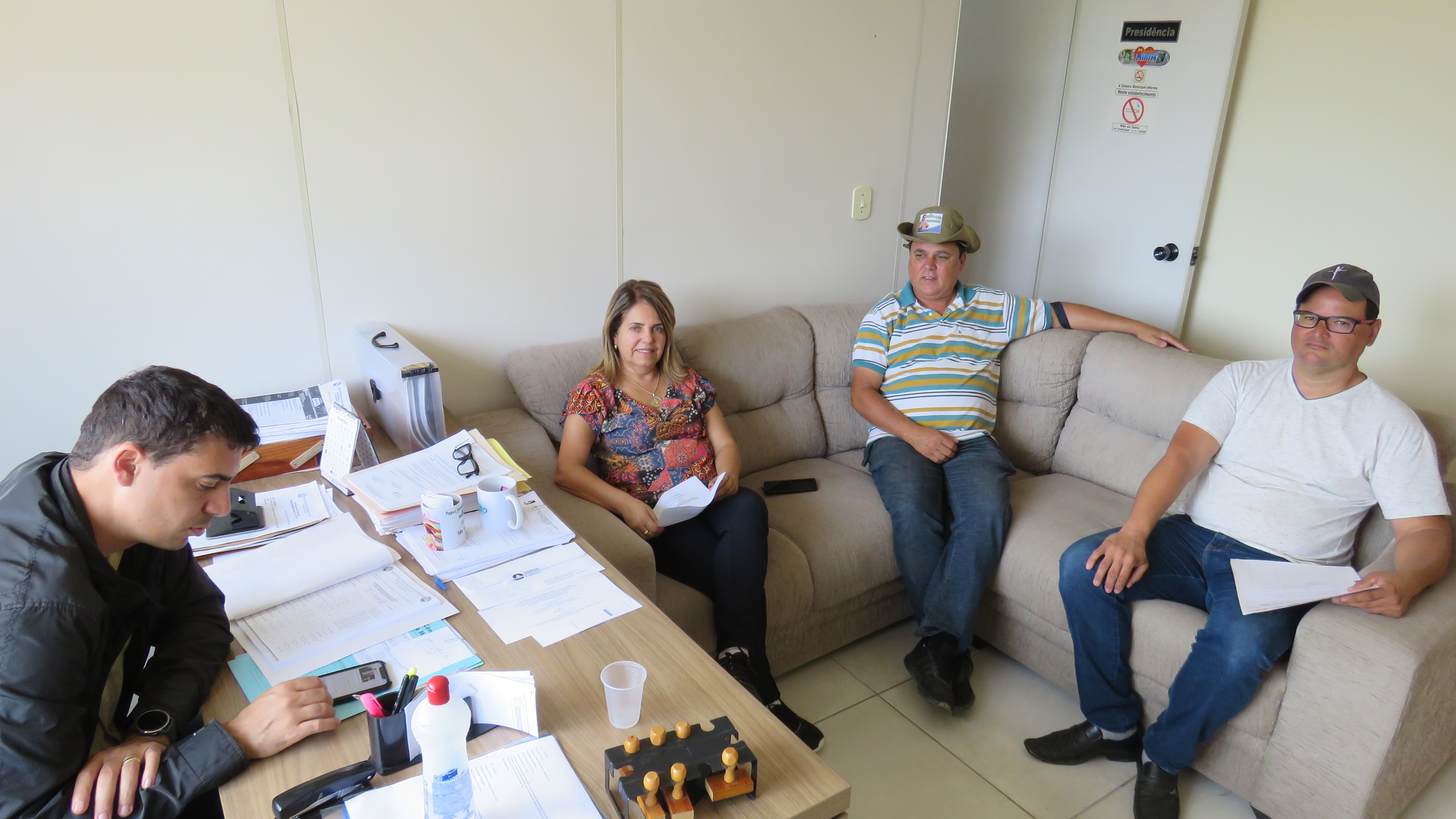 Vereadores se reuniram hoje para estudo de dois novos projetos de lei